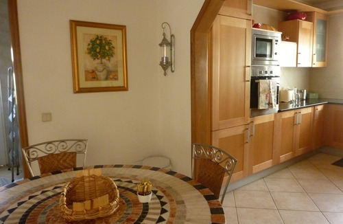 Vale do Garrao Villa | Modern villa with heated pool near the beach and golf course