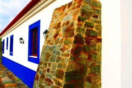 Bicos Villa | Monte Azul - Casas de Campo do Junqueirinho