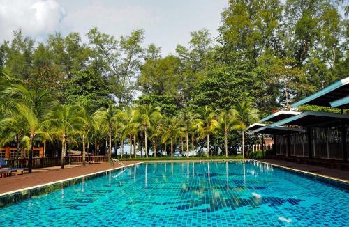 Ban Bo Han Resort | Naiyang Park Resort - Beachfront Escape