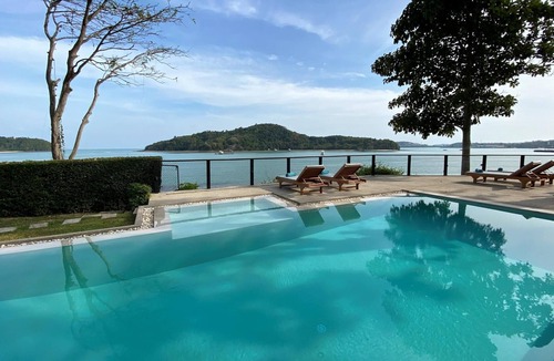 Wichit Villa | Nam Bo - Oceanfront pool villa with maid & cook