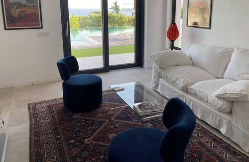 Estombar Villa | Next to beautiful Algarve beaches, golf courses, restaurants and amenities.