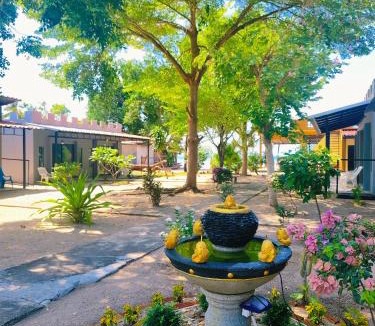 Thong Sala Hostel | Nicha Resort Koh Phangan