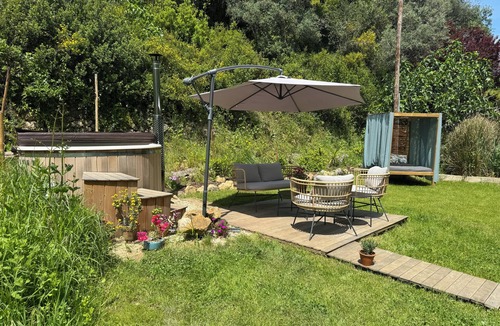 Mafra Ski Chalet | Ninho - Chalet in green valley with little river