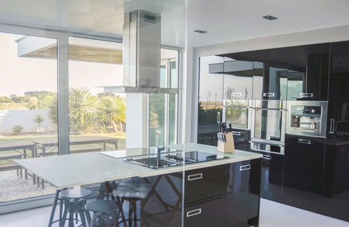 Lagos Villa | On the border of the Natural Reserve of Ria Alvor and the Palmares Golf course
