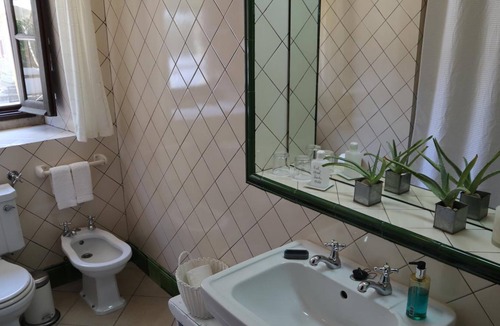 Agostos Bed & Breakfast | Os Agostos