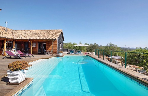 Monte da Charneca Apartment | Paris Room - Naturist B&B for Couples