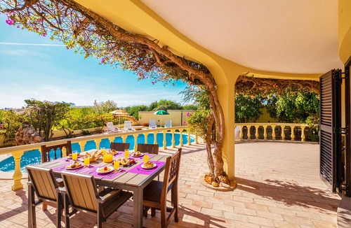 Montechoro Villa | Peaceful villa with pool & BBQ