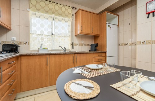 Ferragudo House | Pet-Friendly Holiday Home 'Casa Quintião' with Wi-Fi