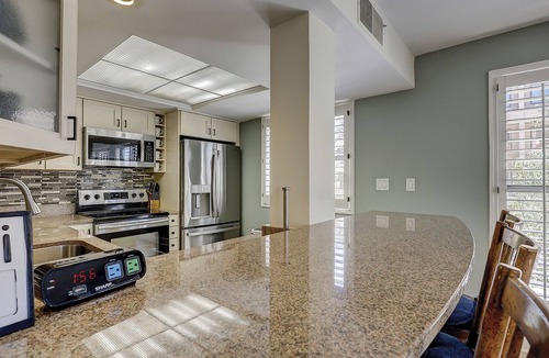 Shelter Cove Villa | Pet Friendly! Modern 2 Bedroom/2 Bathroom Condo in Shelter Cove Marina