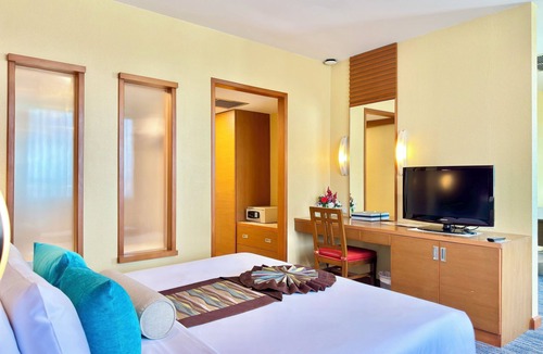 Ban Lo Long Hotel | Phuket Merlin Hotel