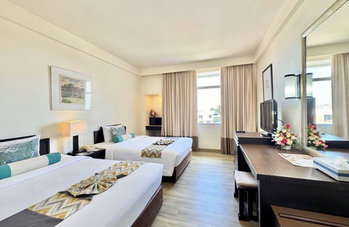 Ban Lo Long Hotel | Phuket Merlin Hotel