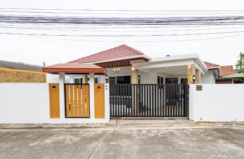 Kathu Villa | Pool Villa 3 Bedrooms, Closeby Patong, Chic and Quiet