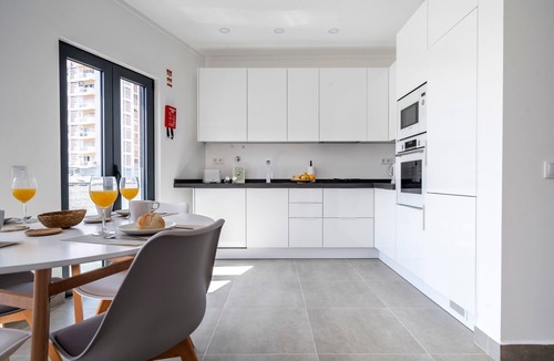 Portimao Apartment | Portimao riverview T2 luxe 2nd floor with Balcony, Wi-Fi and Air Conditioning