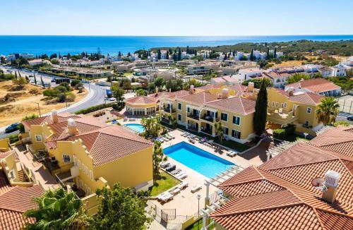 Alporchinhos Apartment | Portuguese Cliffside