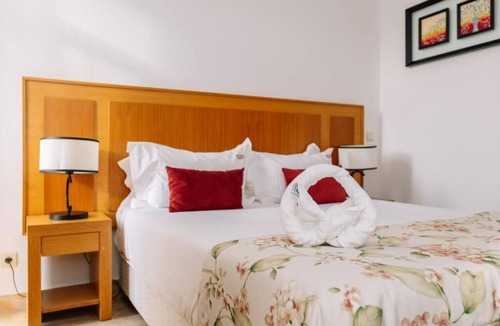 Santa Eulalia Hotel | Praia da Oura Delight for Family! Beachfront Paradise Perfect for Family!