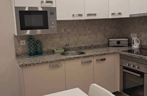 Cavacos Apartment | Praiamar r/c- Sea Front, Renovated, Air Conditioning, Private Parking