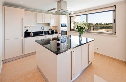 Ferragudo Apartment | Premier nº 44 - Modern Two Bedroom Apartment with Sea Views