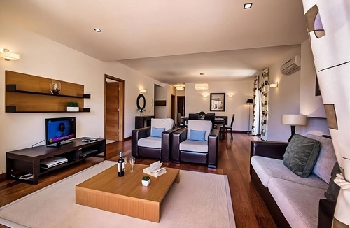 Praia da Luz Hotel | Prime Location! Fully-equipped Kitchen, Outdoor Swimming Pool, Near Luz Beach