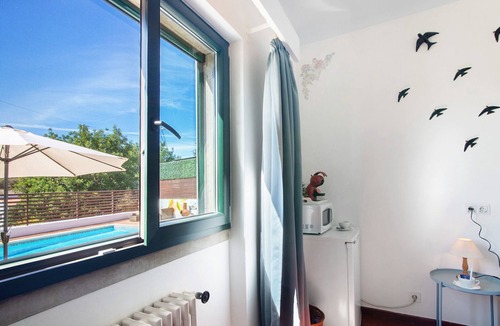 Sao Bras de Alportel Apartment | Private Refuge in a Quiet Area with Shared Pool