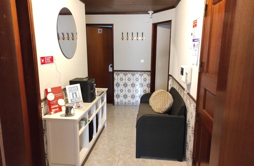 Corroios Apartment | Private room A/C, Cable TV, Wifi