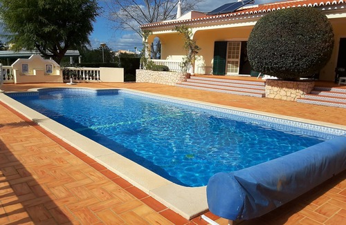 Portimao House | Private vacation villa w. Pool 10x5 m (heatable), 3 bedrooms (bathroom en suite)