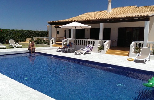 Sesmarias Villa | £500pw DISCOUNT 21 JUNE - NOW £1935 PW Fabulous 5 Star Luxury Villa 3/4 Bedrooms