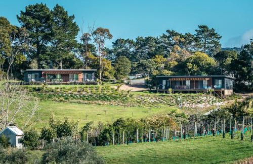 Surfdale Villa | Putaki Bay - Tui Villa - Be My Guest Waiheke