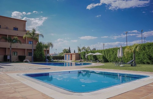 Cavacos Villa | Quentao Red Villa, Quarteira, Algarve