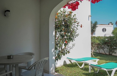 Cavacos Villa | Quentao Red Villa, Quarteira, Algarve