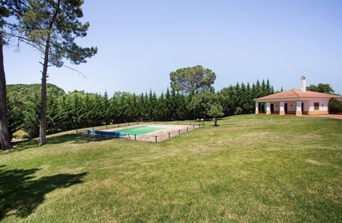 Santarem Villa | Quinta da Centieira - Scalab Wine Estate with Mountain View, Wi-Fi, and Air Conditioning