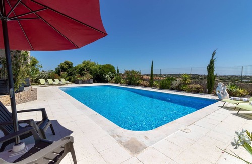 Caramujeira Villa | Quinta Delsy - 5 Bed Villa With Pool Near Praia da Marinha