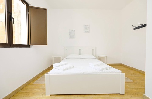 Alfarrobeira House | R - Bedroom 9 in Casa do Moinho Guesthouse