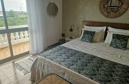 Vila Real Santo Antonio Villa | Relaxing quite Guest house 12mins walk to the beach and 15mins drive to Spain.