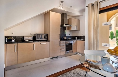 Praia da Luz Hotel | Relax and Unwind! Spacious 2BR Apartment, Fully-equipped Kitchen, Outdoor Pool!
