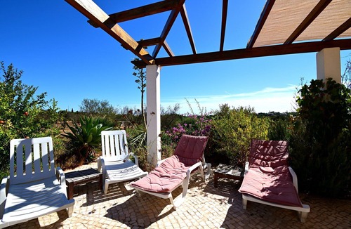 Olhao Apartment | Relax in a quiet, well-equipped apartment on a natural plot (2013).