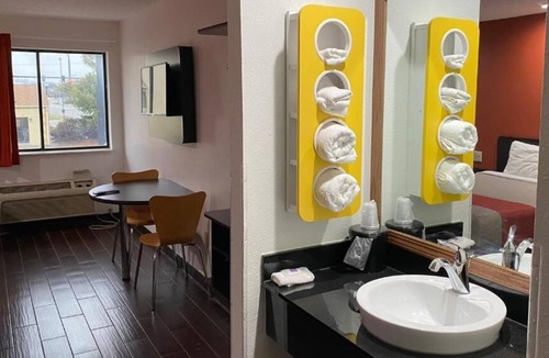 Franklin Hotel | Relax Inn