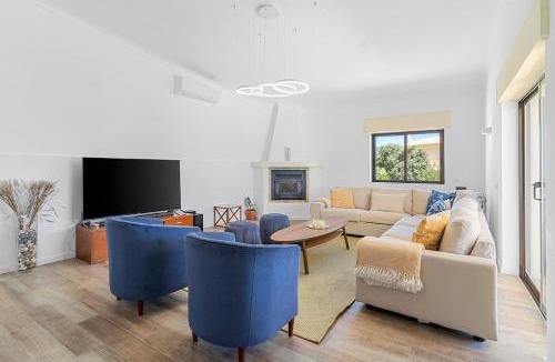 Funchal Villa | Relaxing Lagos Villa with Private Pool, 6 Min Beach