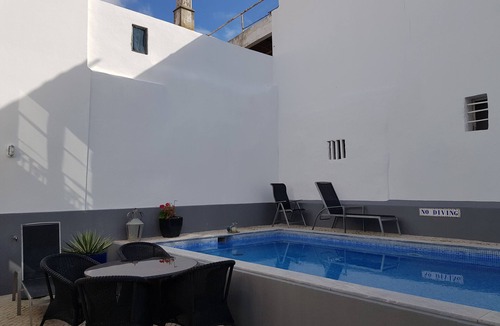 Tavira Apartment | Riverside apartment with private pool in old town - WiFi