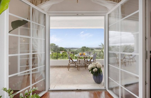 Montes de Alvor Apartment | Room 'Refúgio - Standard' with Shared Pool, Wi-Fi and Air Conditioning