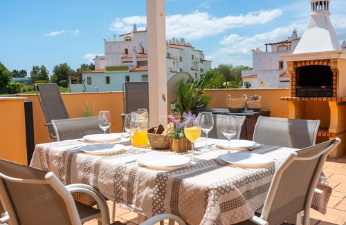 Pata de Baixo Apartment | Rosemary Apartment