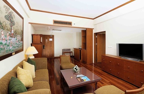 Patong Hotel | Royal Paradise Suite, #03 @ Patong Beach