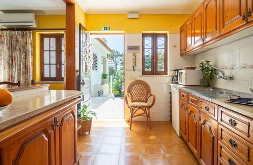 Colares House | Schönes Ferienhaus in Colares mit Privatem Pool by Interhome