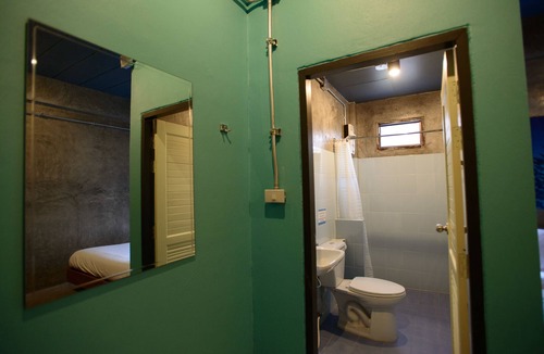 Khao Lak Hotel | Seabox Khaolak Hostel