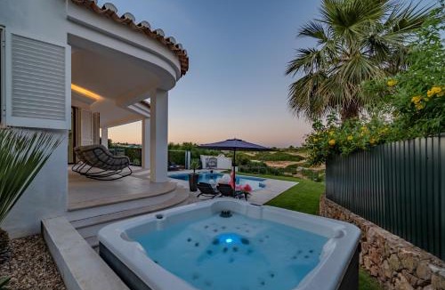 Benagil Villa | Seafront View next to the famous “Benagil Caves”