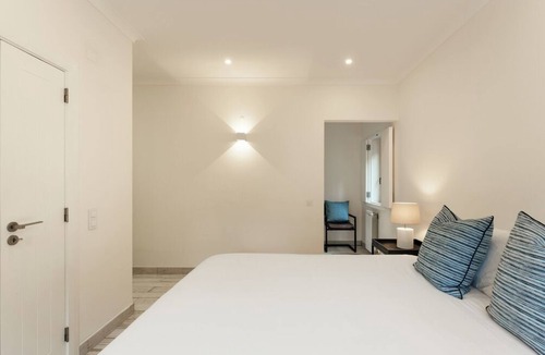 Lagos Hotel | Seaside Retreat Suite Perfect for Couples Enjoying Time in Nature – Algarve