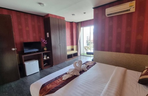 Patong Hotel | Sereneburi Patong Hotel By Sea Hospitality Co Ltd