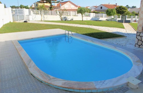 Lagoa de Albufeira House | Seriz Beach House - Family Villa with Pool, BBQ & Garden Near the Beach