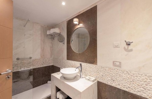 Santiago Hotel | Sesimbra Oceanfront Hotel | Ocean View Deluxe | Balcony | Pools | Free Breakfast