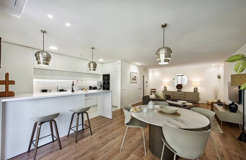 Olhao Apartment | Sophistication in the Heart of the Marina
