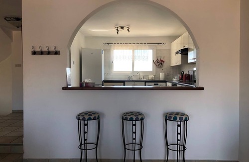 Chlorakas Villa | Spacious 3-Bed Villa, 5-Min Walk to St George's Beach – Perfect for Families!